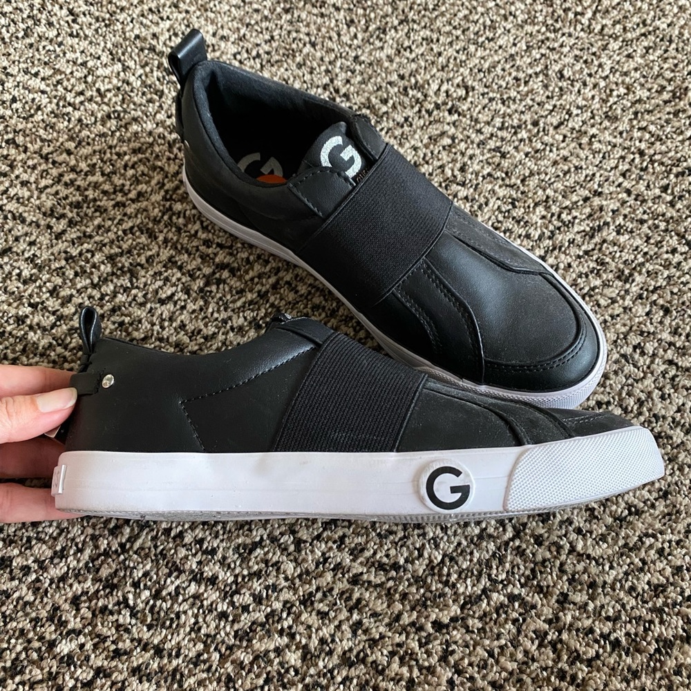 GUESS slip on shoes